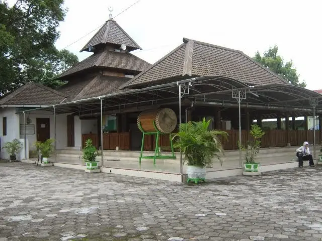 Masjid Besar Kuno Taman Kota Madiun