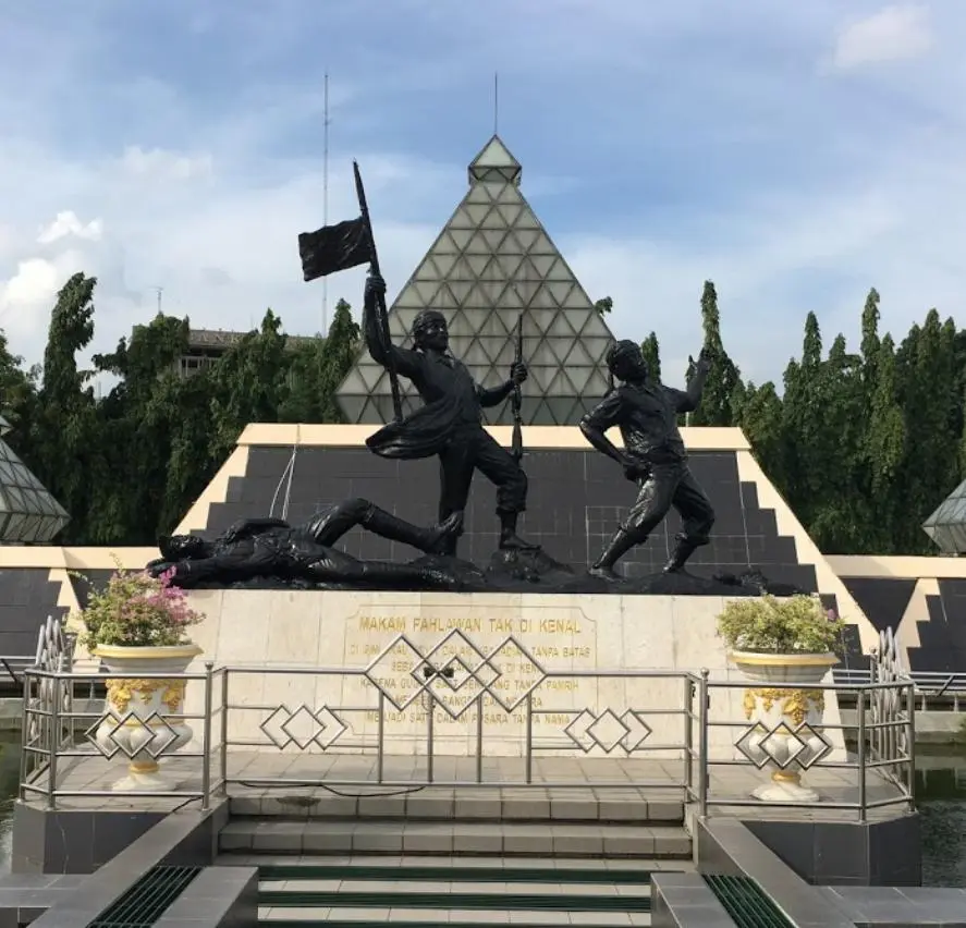 Tugu Pahlawan, Surabaya
