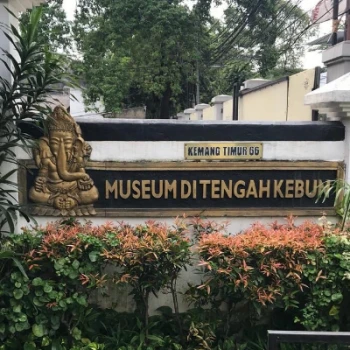 Museum di Tengah Kebun, Jakarta Selatan